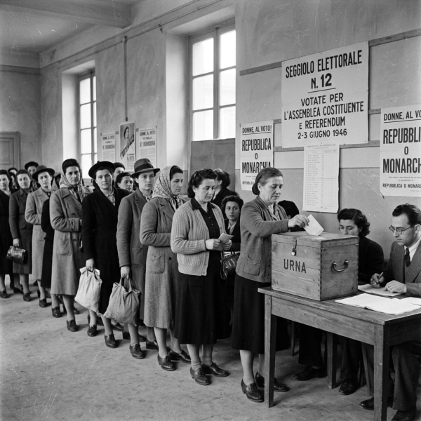Women standing in line to vote in Italian 1946 referendum